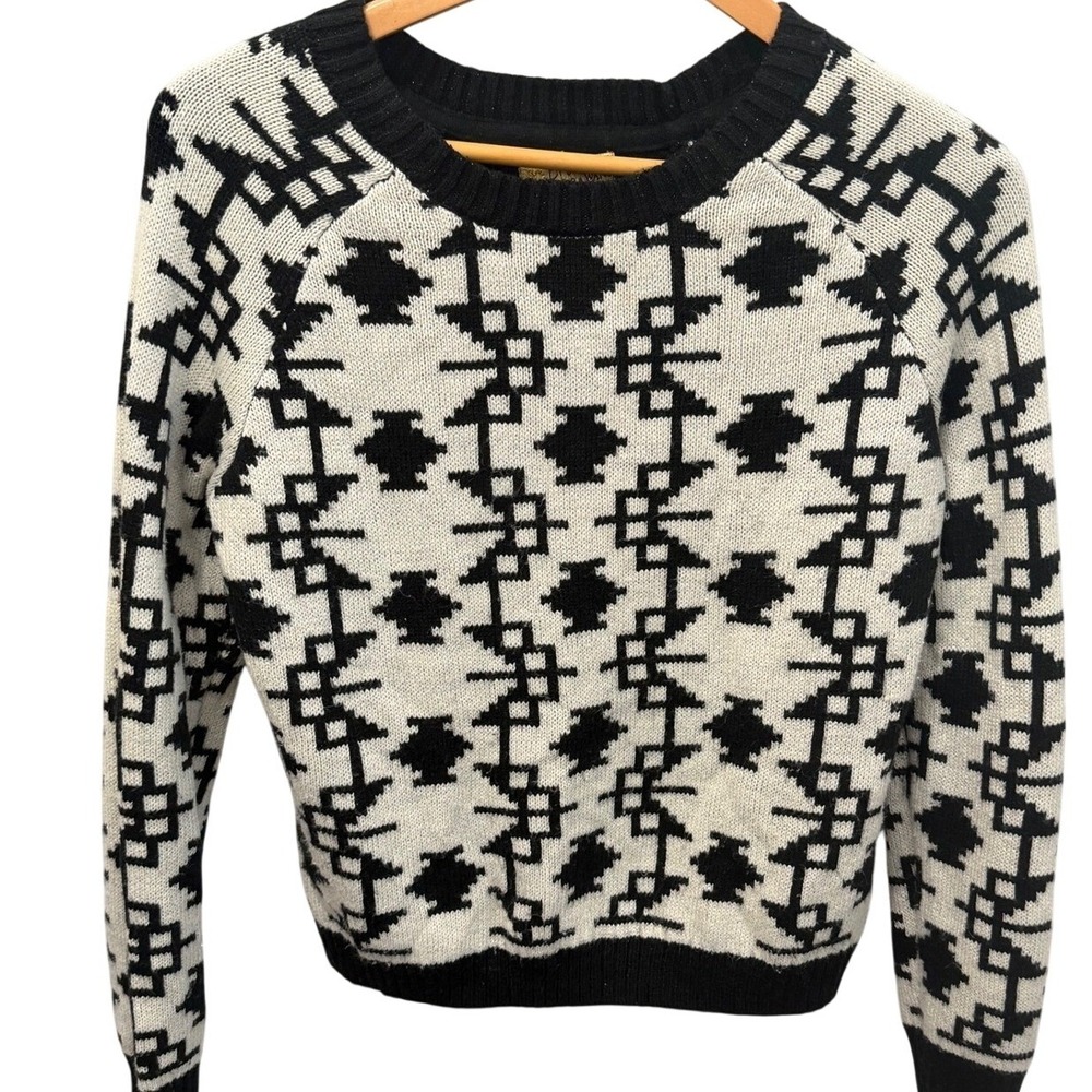Princess Vera Wang Geometric Aztec Knit Sweater Crewneck Black Cream Women's L